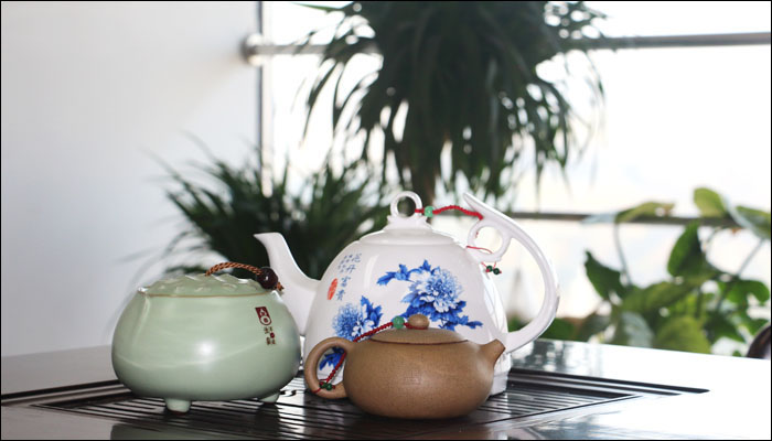 一茶一壺,一草一木