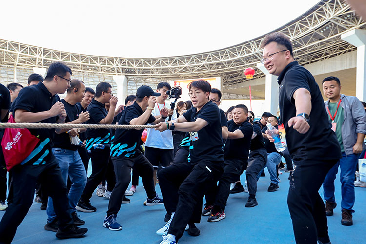 運勸會比賽現(xiàn)場,拔河比賽