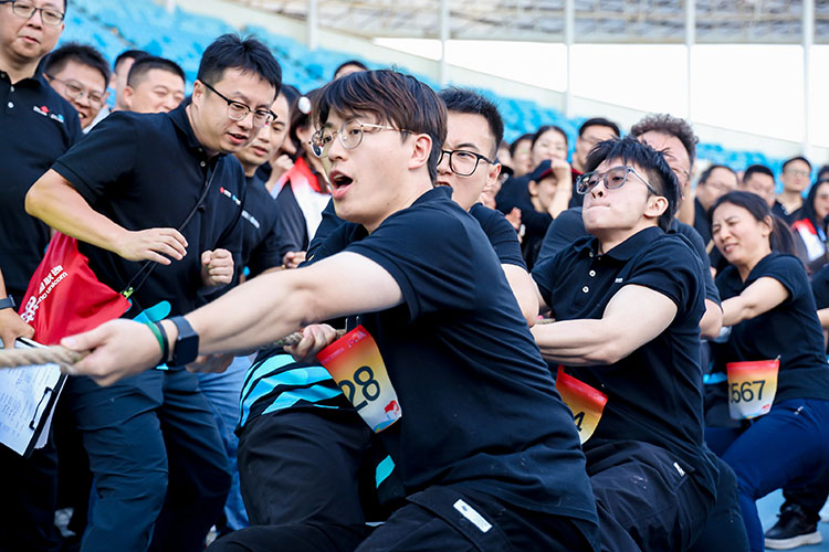 運勸會比賽現(xiàn)場,拔河比賽